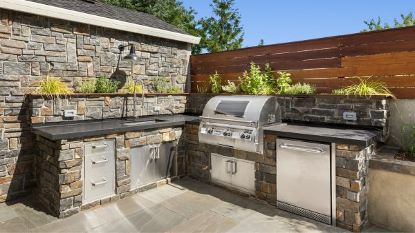 Outdoor kitchen in San Diego